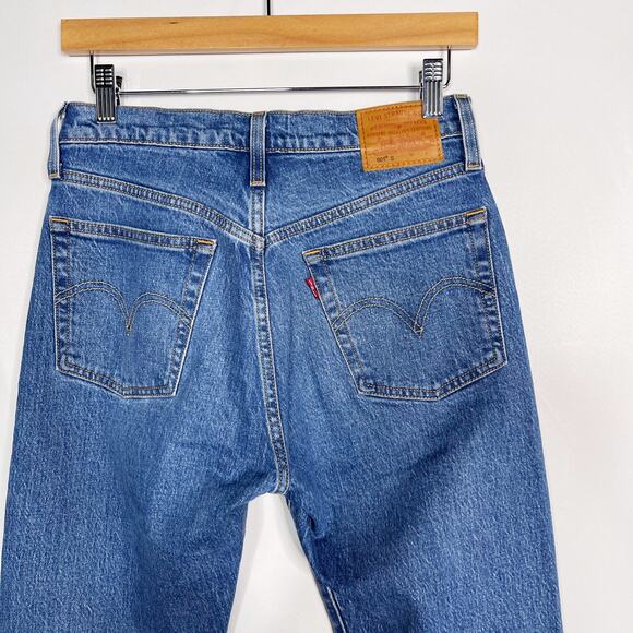 Levis Womens 26 x 30 501 Straight Leg Jeans Button Front Medium Wash Cotton - Picture 6 of 13